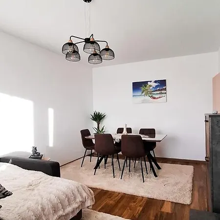 Апартаменты Modern With Mountain View - Брашов