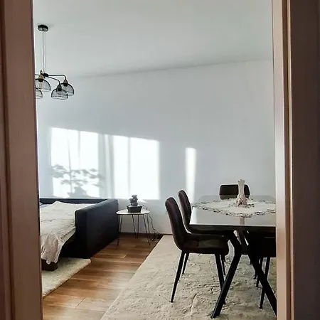 Modern With Mountain View - Апартаменты *